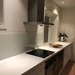 Appartement Hus I Sentrum Med Rolige Omgivelser, Gangavstand Til 