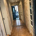 公寓 Hus I Sentrum Med Rolige Omgivelser, Gangavstand Til 