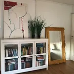 公寓 Hus I Sentrum Med Rolige Omgivelser, Gangavstand Til 