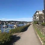 Appartement Hus I Sentrum Med Rolige Omgivelser, Gangavstand Til 