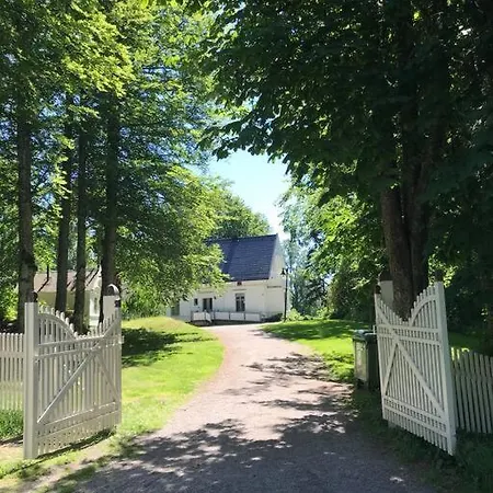 Hus I Sentrum Med Rolige Omgivelser, Gangavstand Til 
