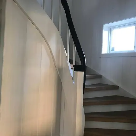Hus I Sentrum Med Rolige Omgivelser, Gangavstand Til 