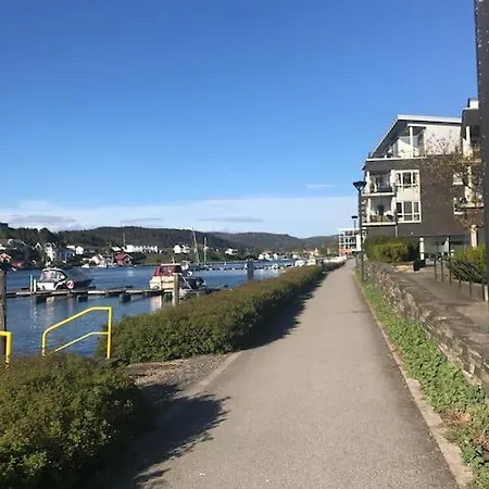 Apartamento Hus I Sentrum Med Rolige Omgivelser, Gangavstand Til 