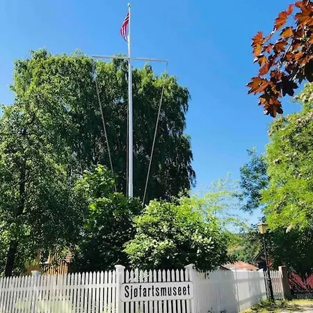 Stort Hus I Sentrum Med Gangavstand Til 