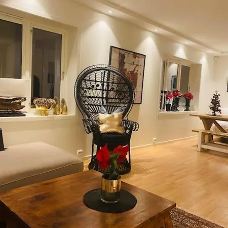 Stort Hus I Sentrum Med Gangavstand Til 