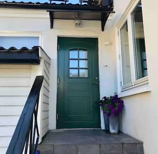 Stort Hus I Sentrum Med Gangavstand Til 