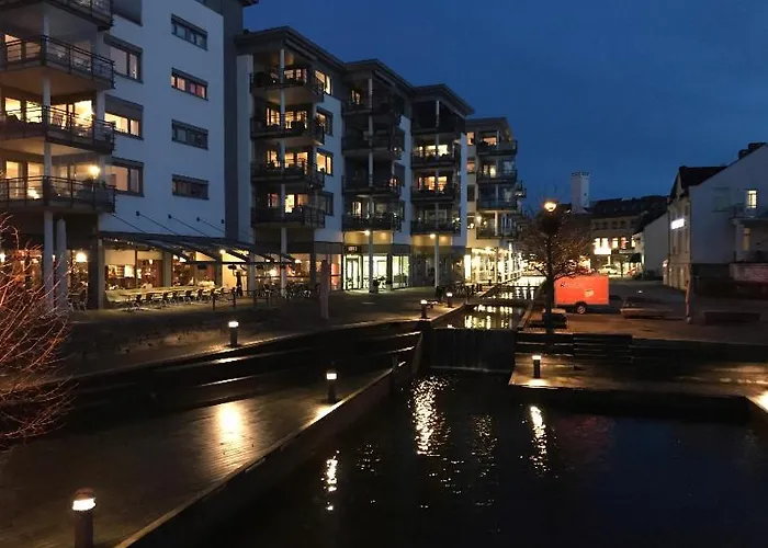 Stort Hus I Sentrum Med Gangavstand Til 