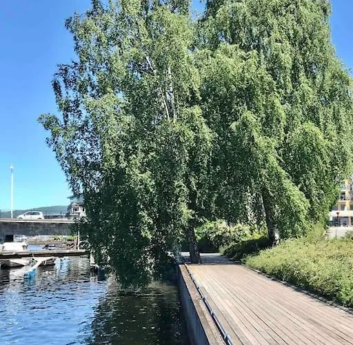 Stort Hus I Sentrum Med Gangavstand Til 