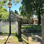 Hus I Porsgrunn Sentrum Med Rolige Omgivelser, Gangavstand Til 