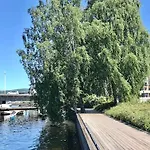 Hus I Porsgrunn Sentrum Med Rolige Omgivelser, Gangavstand Til 