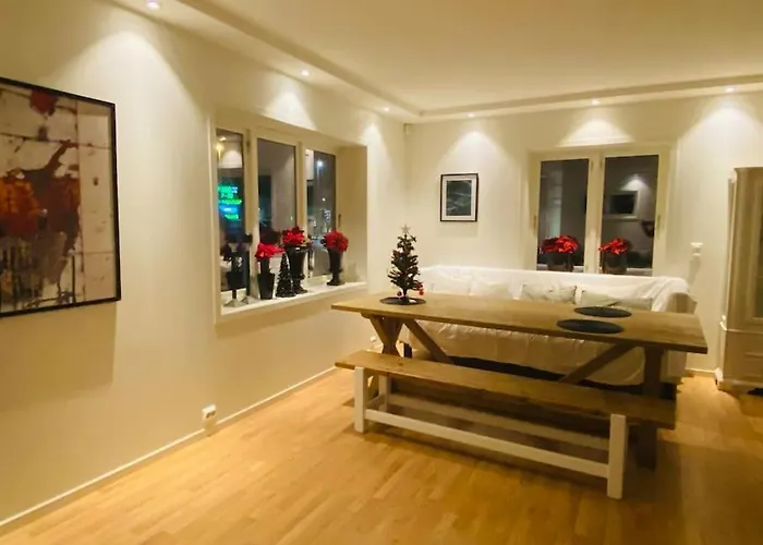 Stort Hus I Sentrum Med Gangavstand Til 